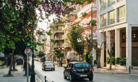 Car Rental vs. Taxi & Public Transport – Which Is the Best Choice in Athens?